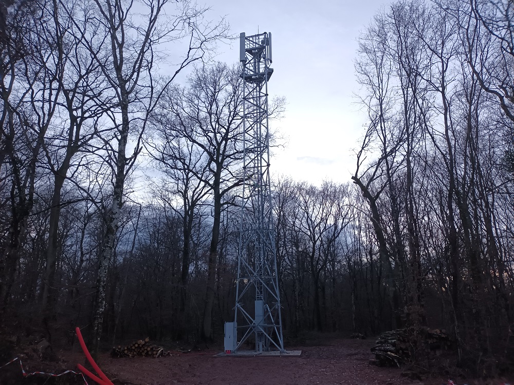 Le pylône est en place