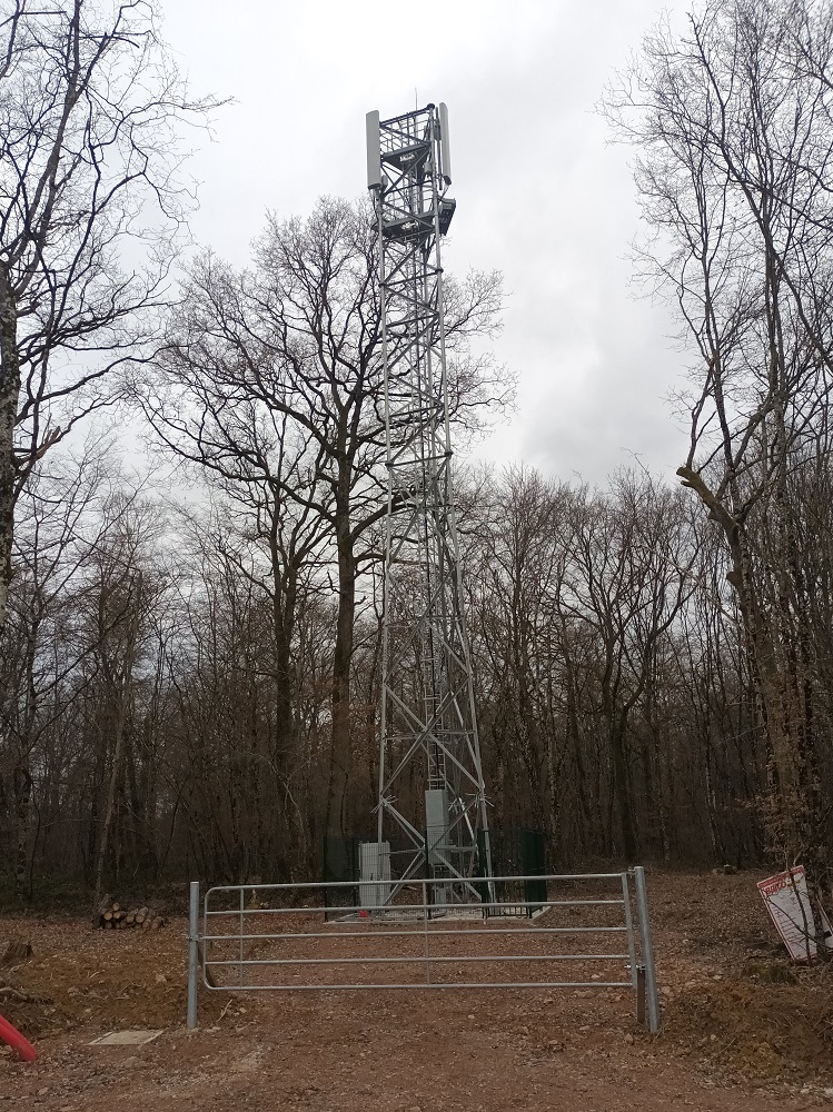 Le pylône est en place